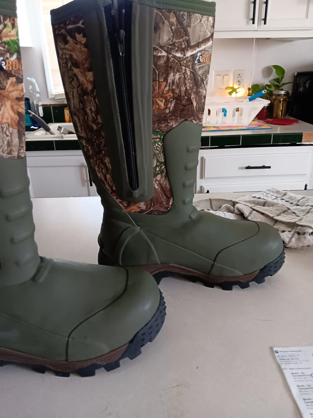 Mens Core Rubber Waterproof Outdoor Boot. Size 10.
